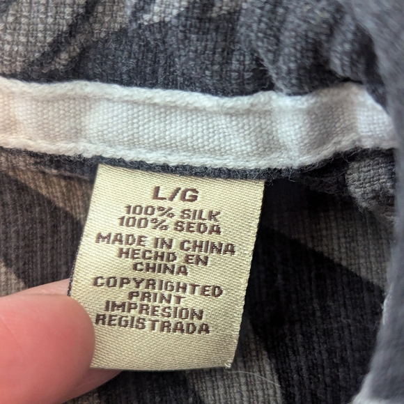 Jamaica Jaxx Men's 100% Silk Black Gray Floral Leaves Hawaiian Aloha Shirt, Sz L - Picture 6 of 6